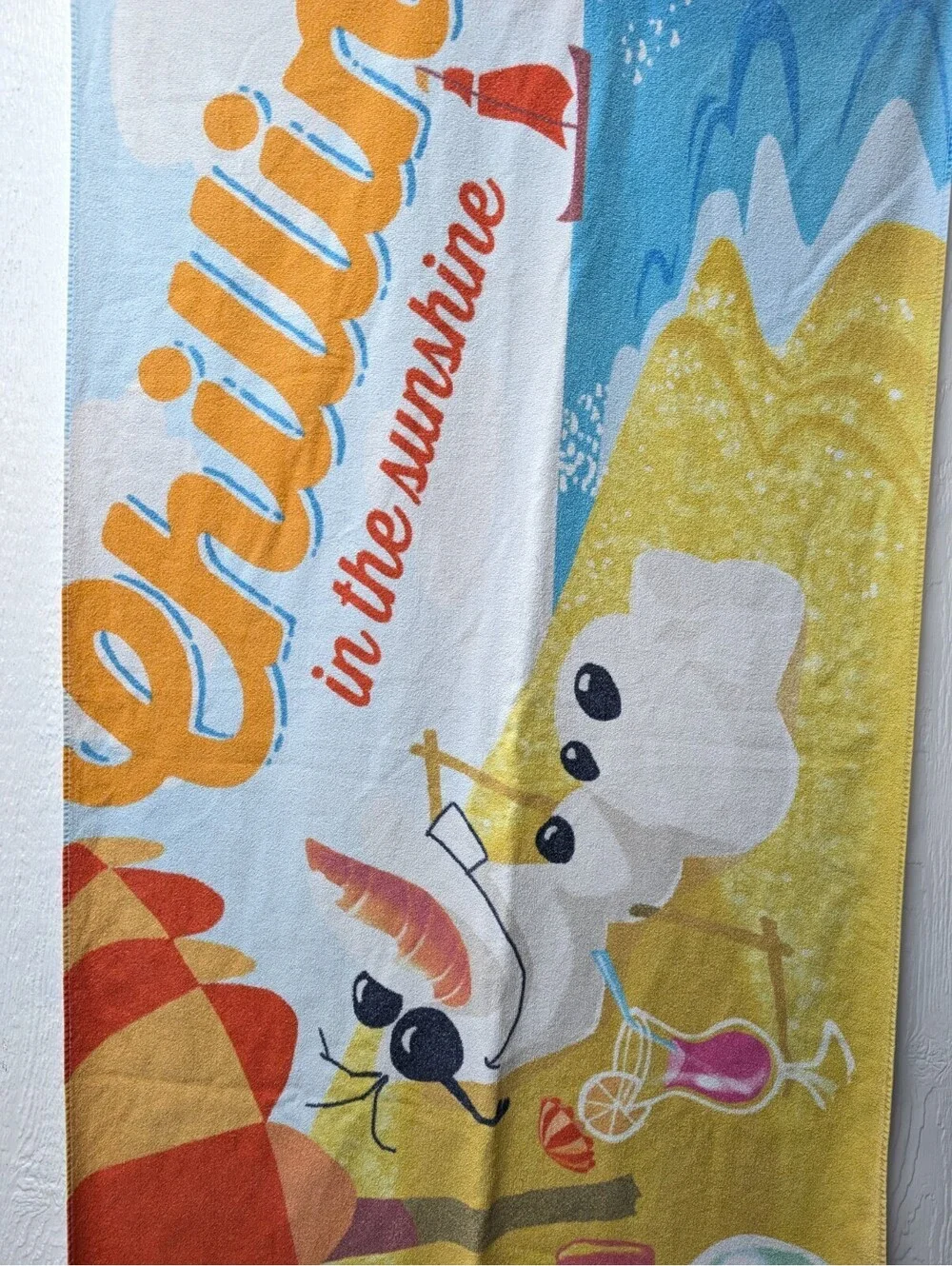 Disney Parks Frozen OLAF Chillin In The Sunshine Beach Pool Towel Summer
